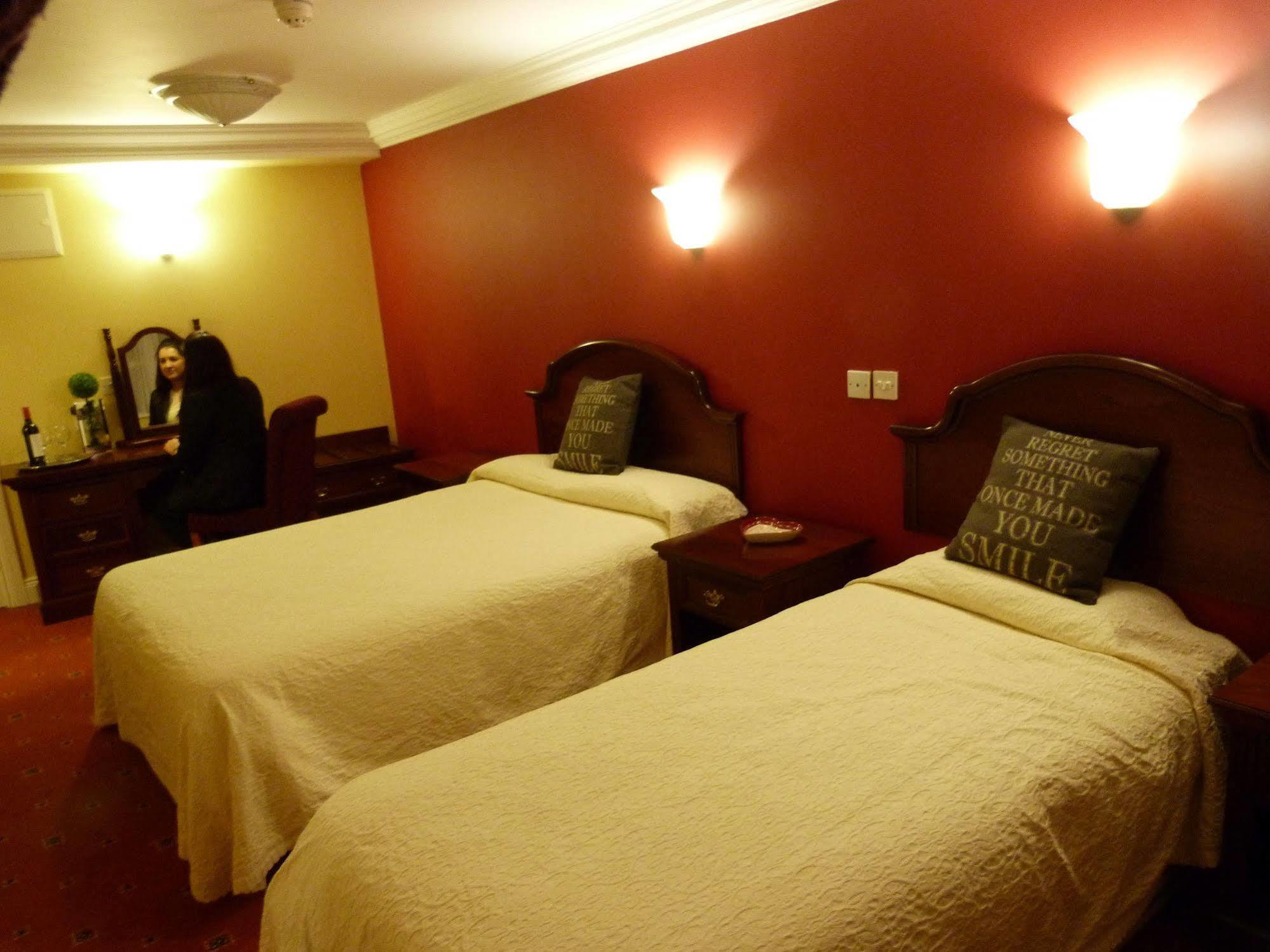 Nesbitt Arms Boutique Hotel Ardara Buitenkant foto